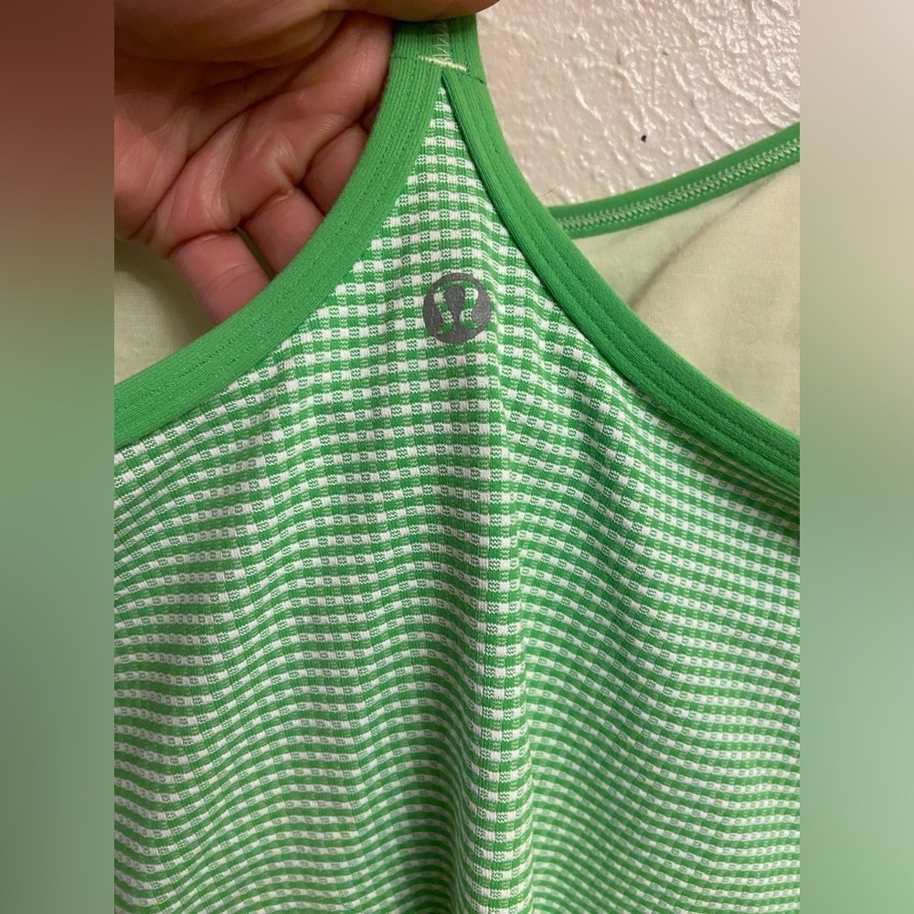 Lululemon top - Picture 4 of 7